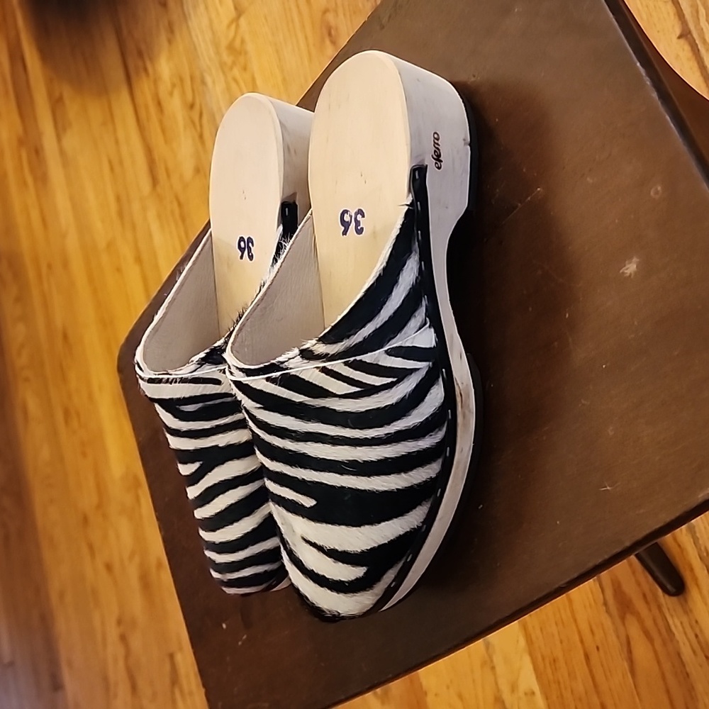 Elena Ferro Clogs